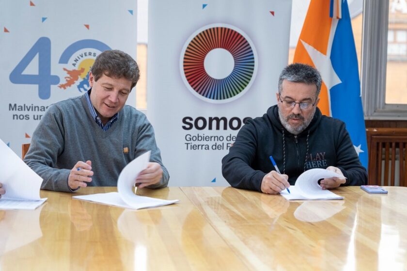 DOCENTES TIERRA DEL FUEGO. Gobierno acordó con el sector un aumento salarial del 28%