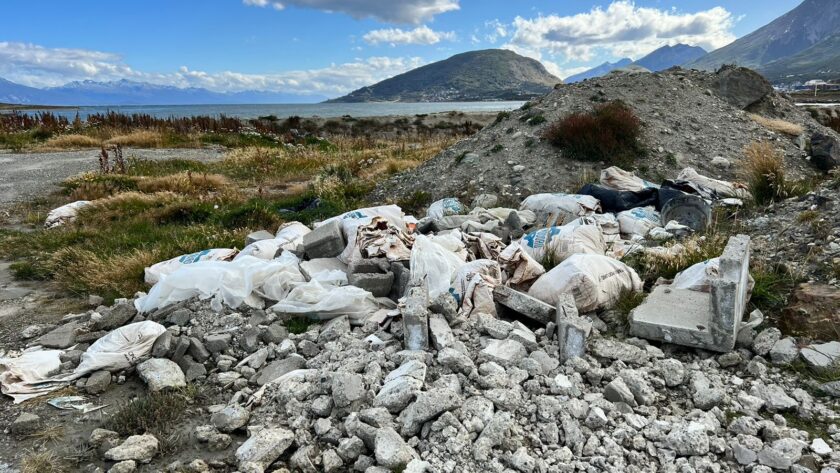 basura y escombros aeropuerto ushuaia