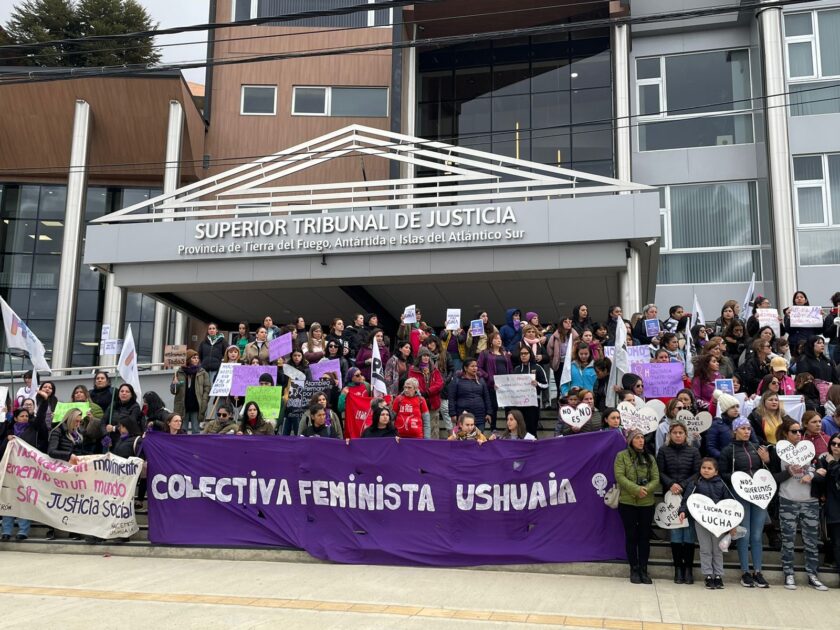 DÍA INTERNACIONAL DE LA MUJER. En Ushuaia hubo una masiva marcha por el 8M