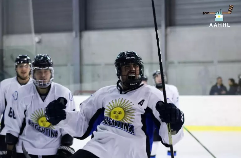 HOCKEY SOBRE HIELO. Expectativa por el techado de la pista