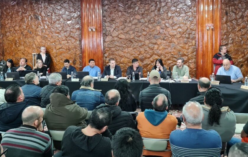 POLÉMICA UBER. Von der Thusen expresó su apoyo a taxistas y remiseros
