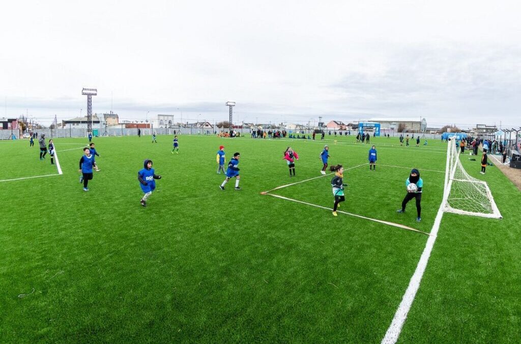 Río Grande celebra la inauguración de su cancha FIFA