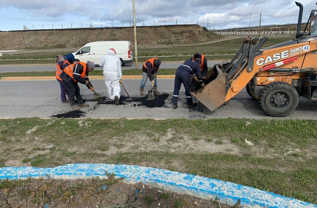 Río Grande acelera: Trabajos intensivos en reparación vial y en el puente Mosconi avanzan en el Plan de Obras Públicas