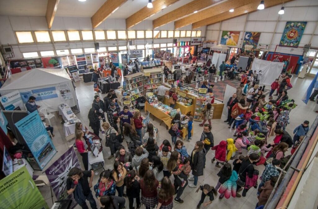 Avanza la organización de la 29ª Feria del Libro en la Escuela 13