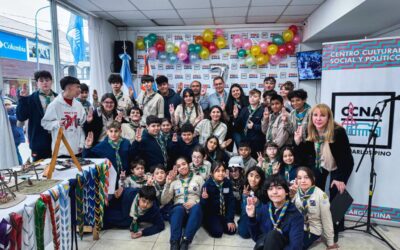 El Grupo Scout Ikaukayen conmemora una década de enseñanza y aprendizaje con la muestra «Nuestro Hogar» en el CCNA