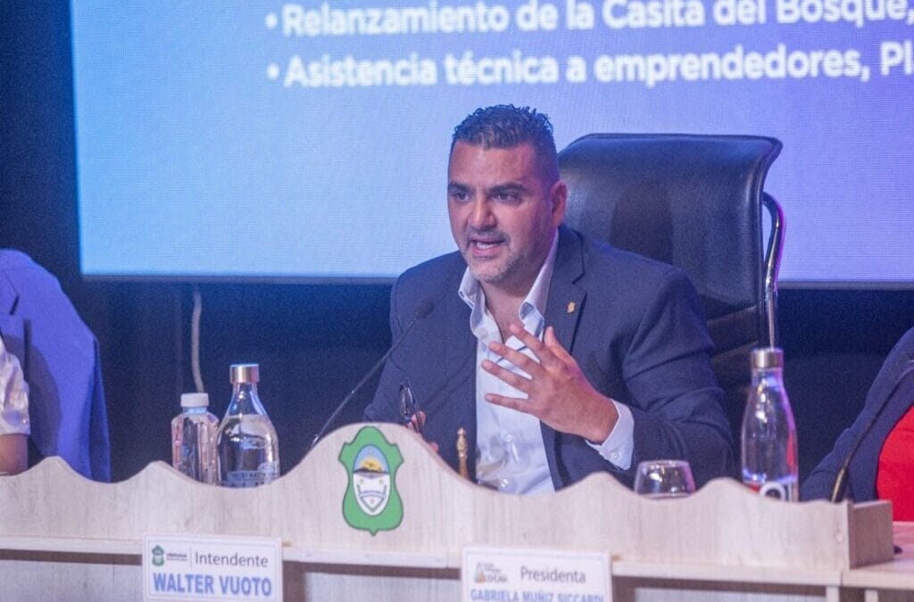 Vuoto destacó la gestión local frente al abandono nacional