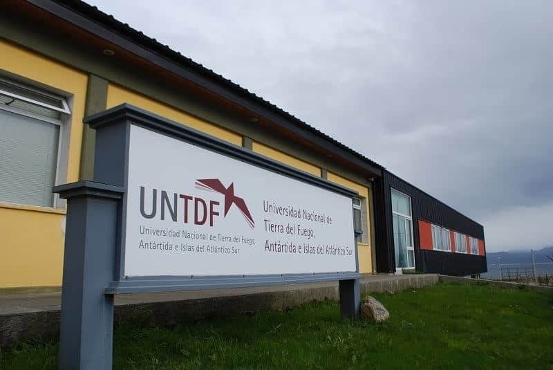 Proponen una universidad identificada con la sociedad