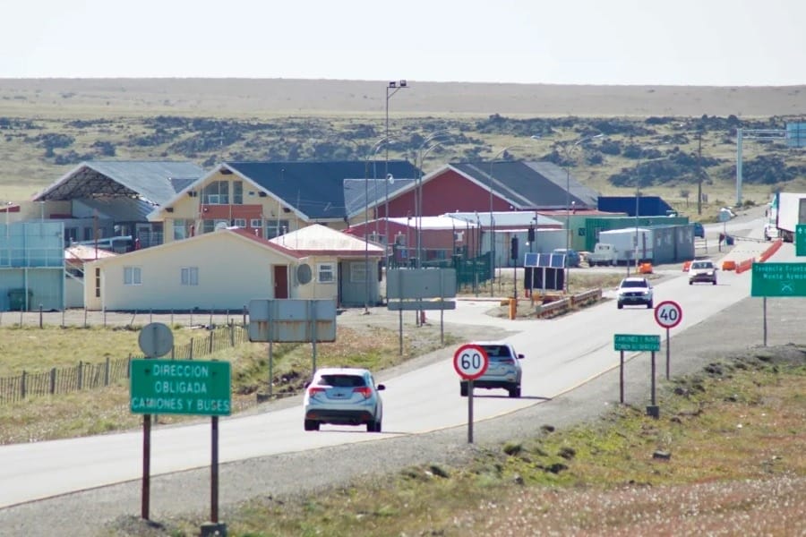 Regresaba a Ushuaia, no declaró dólares y fue detenido