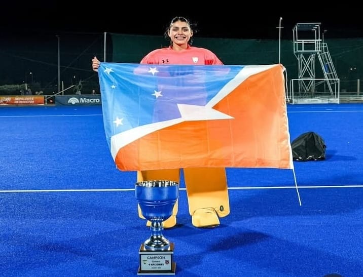 Disciplina y sacrificio detrás de una jugadora de hockey de alto rendimiento