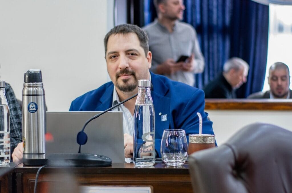 Pelloli llamó a poner freno a las políticas de Milei