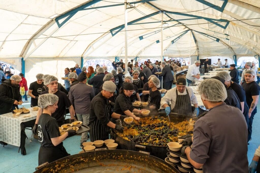 Ushuaia vivió la paella más grande de Argentina para su aniversario