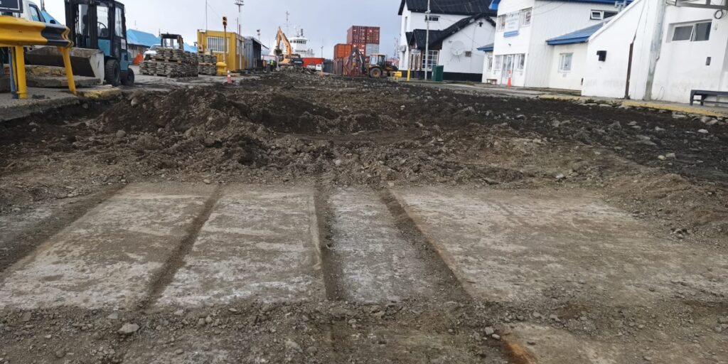 Descubren vías férreas originarias en el puerto de Ushuaia