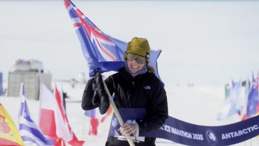Una corredora australiana hace historia en exigente prueba antártica