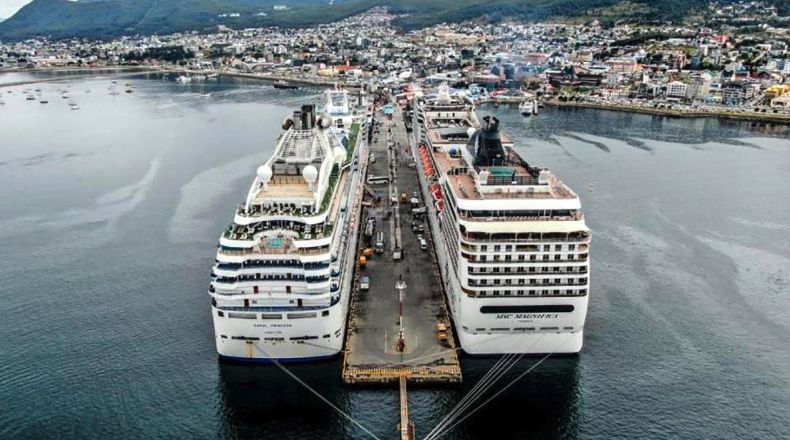 Agrupaciones movilizan en rechazo a la intervención del puerto