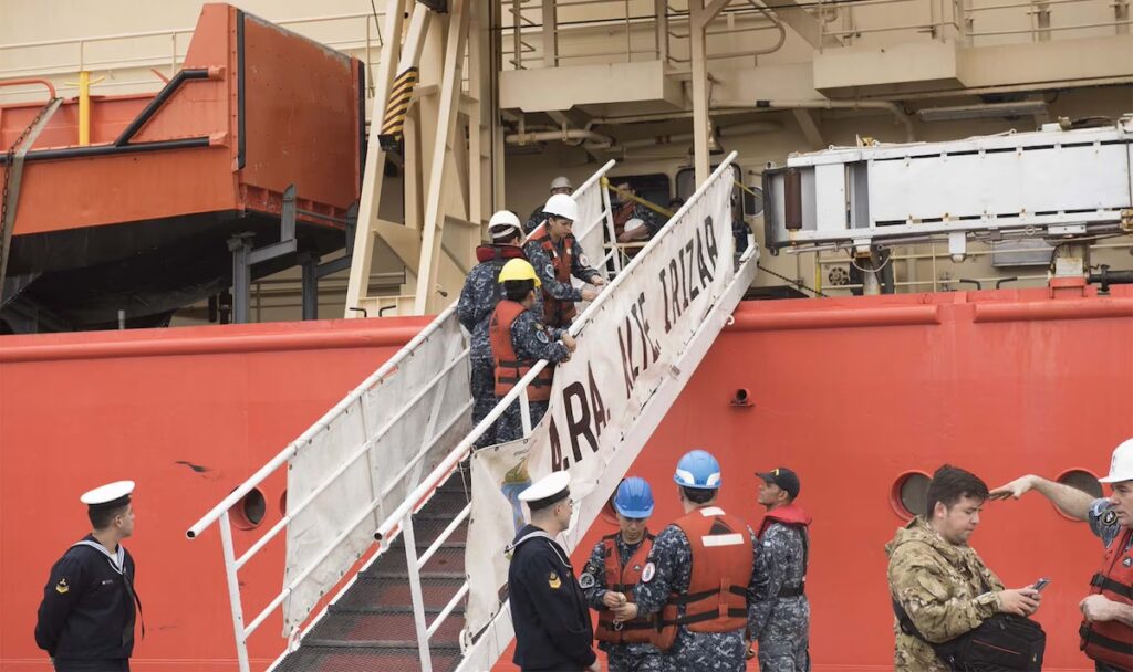 El rompehielos Irízar cerró la campaña antártica