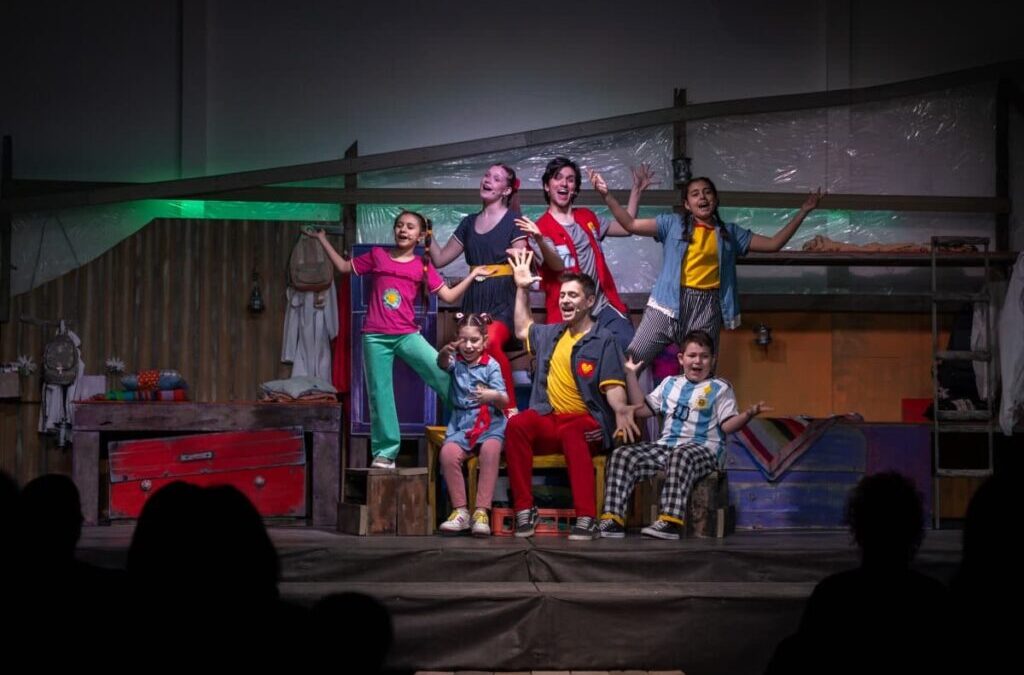 “Derechos Torcidos” regresa a escena con funciones en mayo