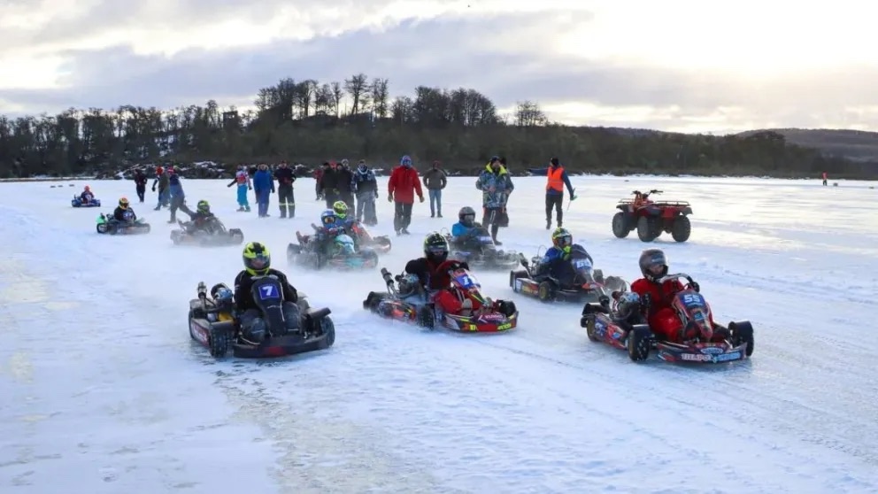 El karting sobre hielo apuesta a convertirse en un clásico del invierno
