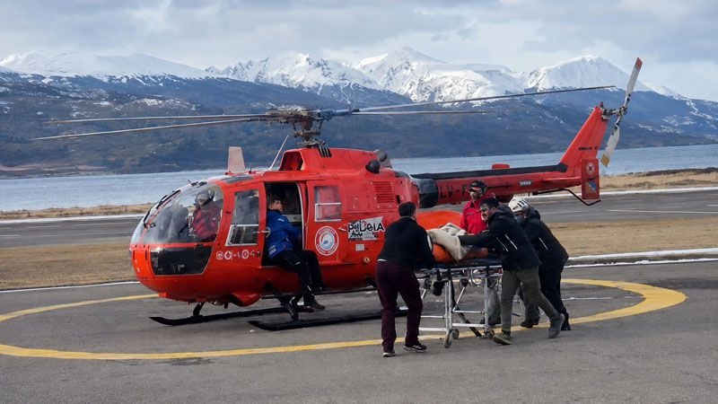 Cómo fue el operativo aéreo en el glaciar Ojo del Albino