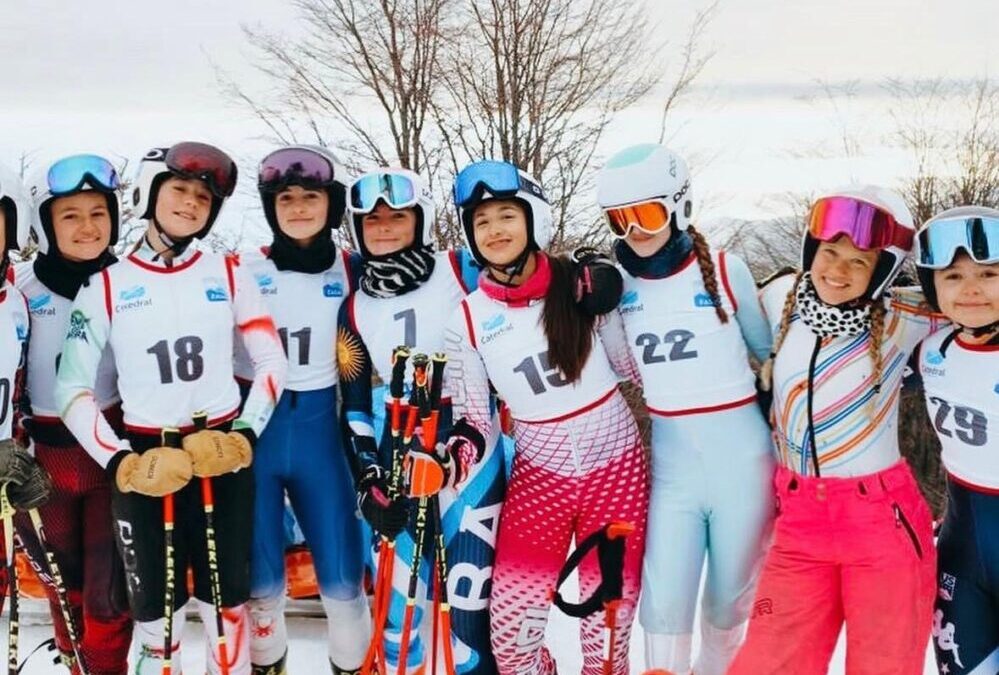 Esquiadores locales sobresalen en competencias nacionales