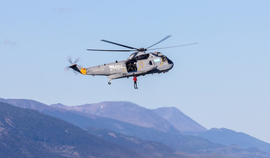 Armada La Armada desplegó un amplio operativo aeronaval